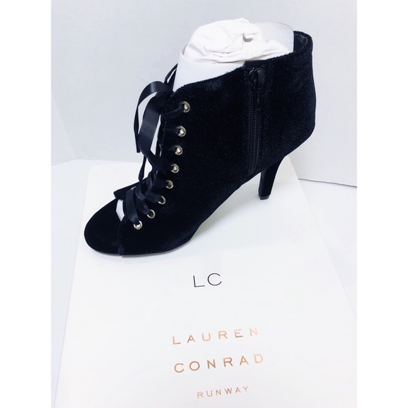 SOLD LC Lauren Conrad Black Velvet High Heels - Picture 6 of 8